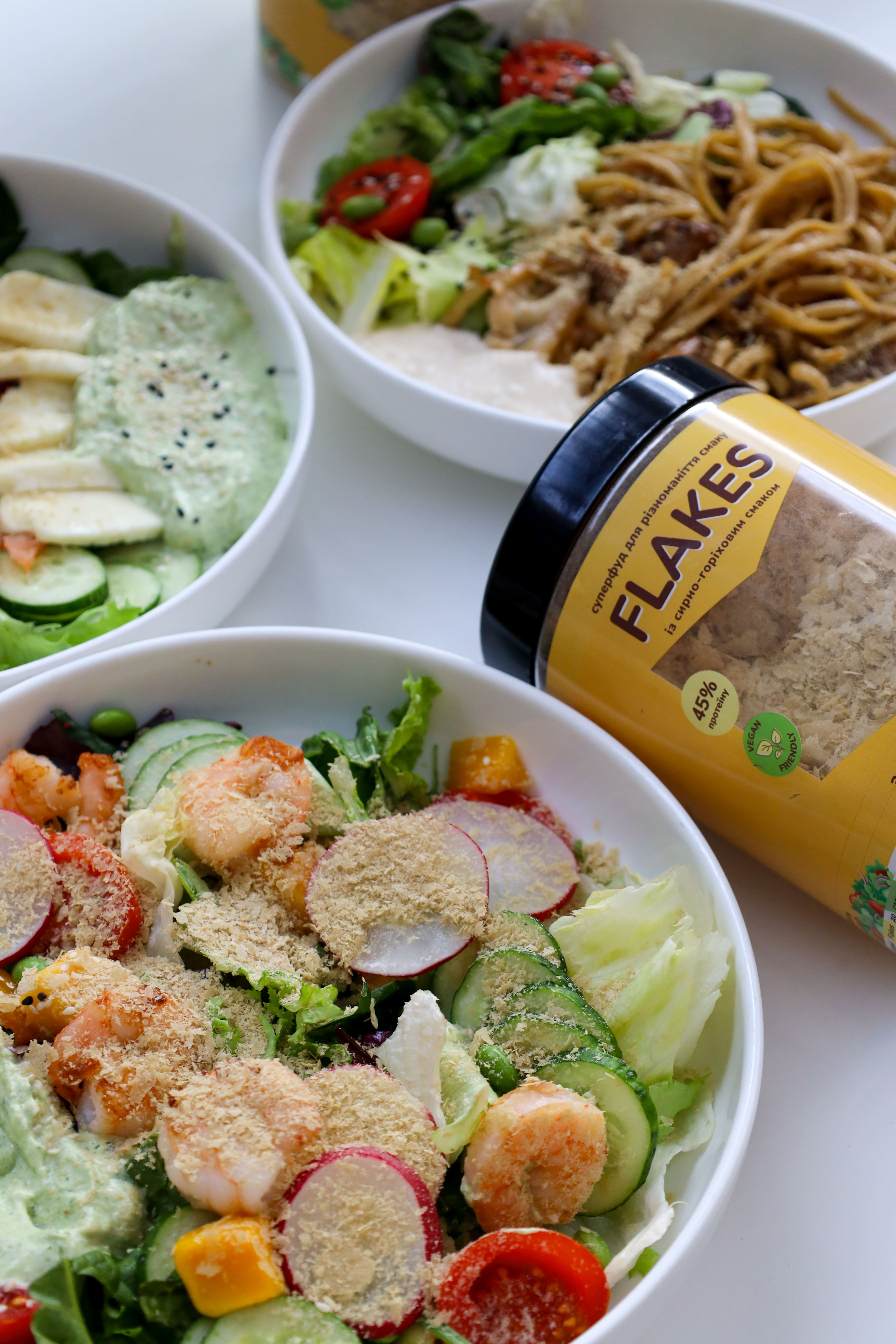 Страви з Flakes у меню Tomatina — салати та паста